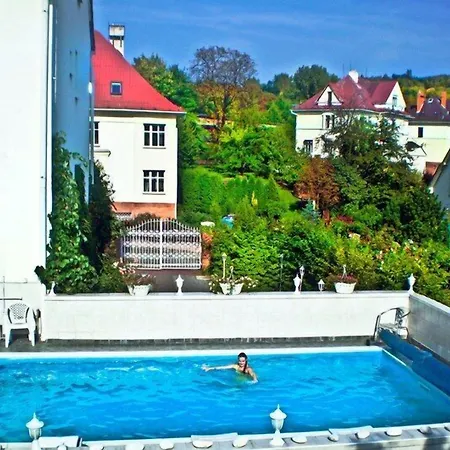 Otel Garni