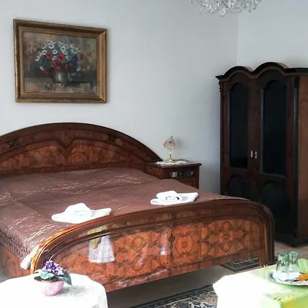 Отель Garni 3*